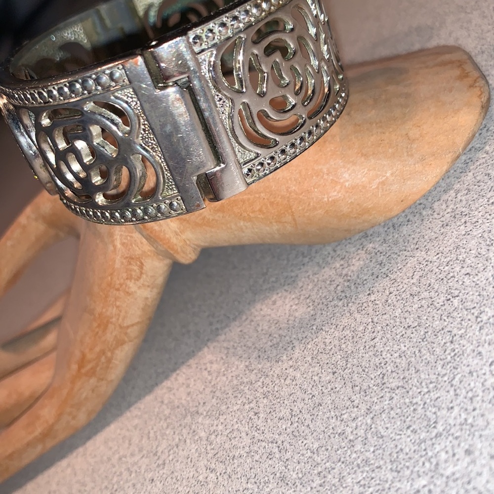 Very Comfortable Hinge Cuff Quartz Watch with Faux Stones Around Face - Picture 3 of 8